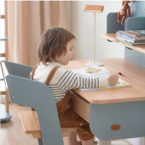 Kids desk